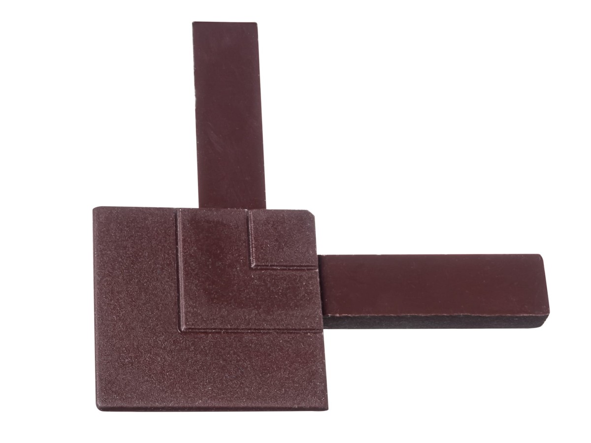 Narożnik PCV do profilu okiennego mahoń.jpg